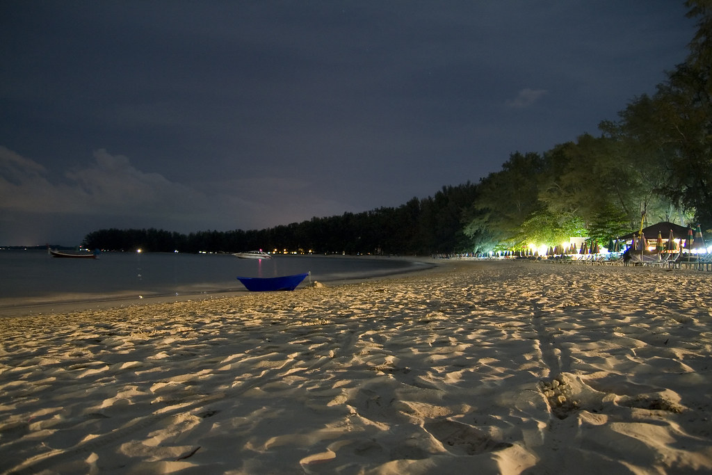 where to stay near nai yang beach